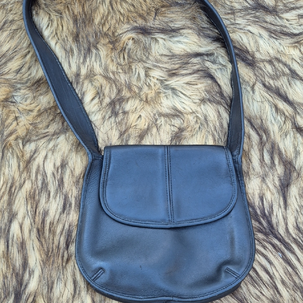 Coach Classic Black Leather Shoulder Bag